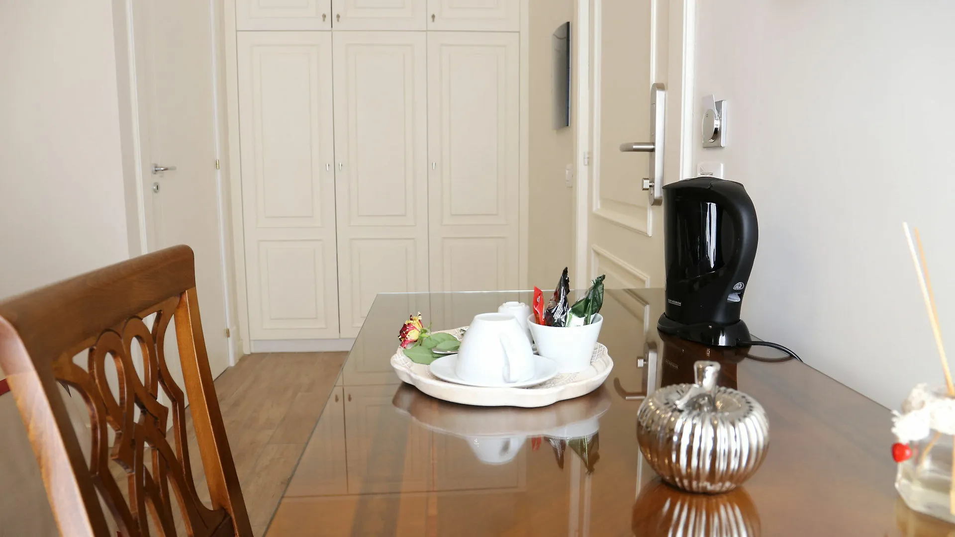 Hotel Dimora Delle Arti Neapol Pensjonat